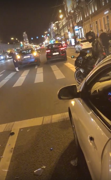 Выехавшие на пешеходный переход автомобили